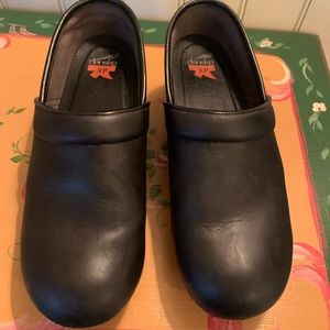 Dansko XP Matte Black Women’s Clogs